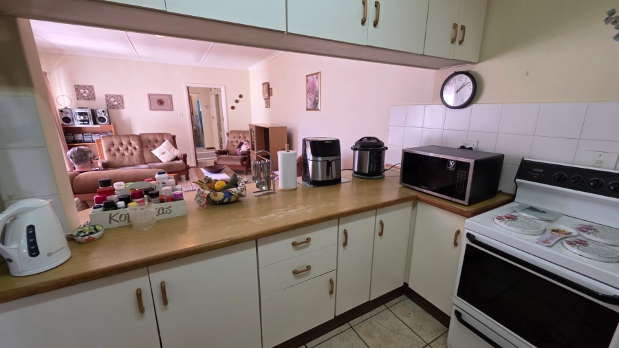 3 Bedroom Property for Sale in Heiderand Western Cape